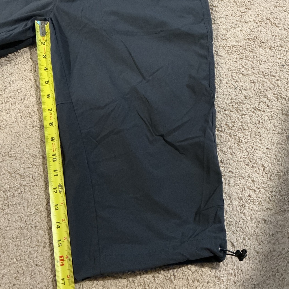 Columbia Omni Shade Hiking Capri Pants Gray Outdoor Gorpcore travel Size 16 - Picture 2 of 8